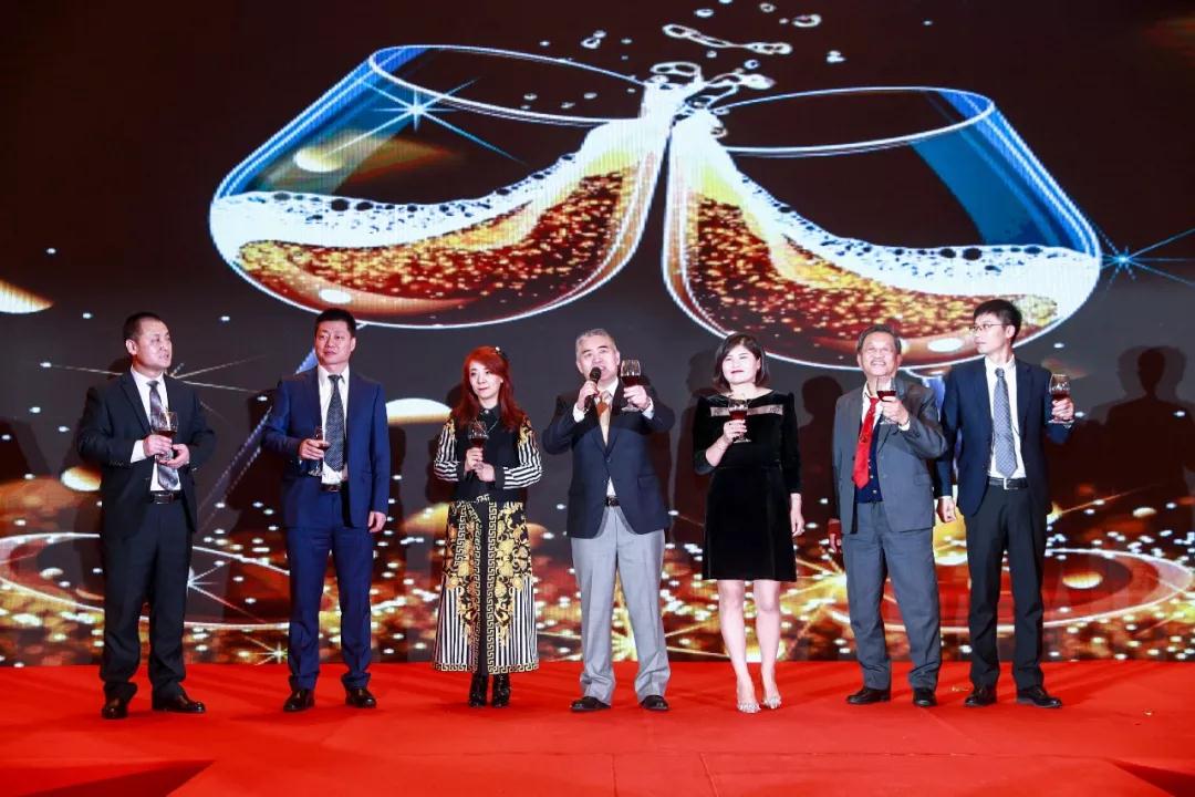 熱烈慶?!白兏飫?chuàng)新 揚帆未來”北京中成康富2019年合伙人年會勝利召開 熱烈慶?!白兏飫?chuàng)新 揚帆未來”北京中成康富2019年合伙人年會勝利召開